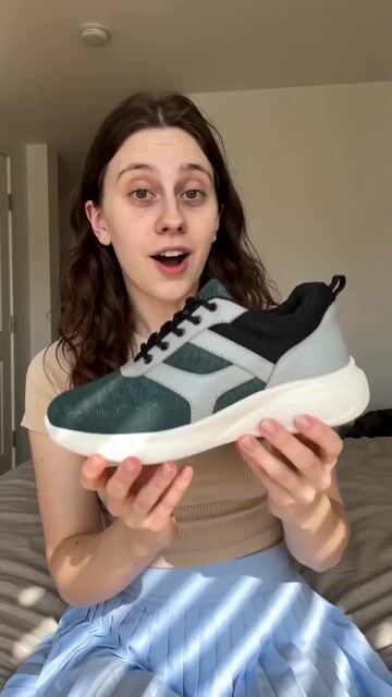 Sneaker try on